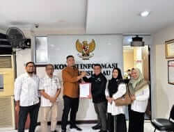 Apresiasi KI Riau Atas Langkah Cepat PPID Utama Kampar Serahkan SAQ 2025