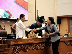 Amsakar Hadir Dalam Rapat Paripurna DPRD Batam, Membahas Laporan Reses Dan Ranperda Adat Melayu